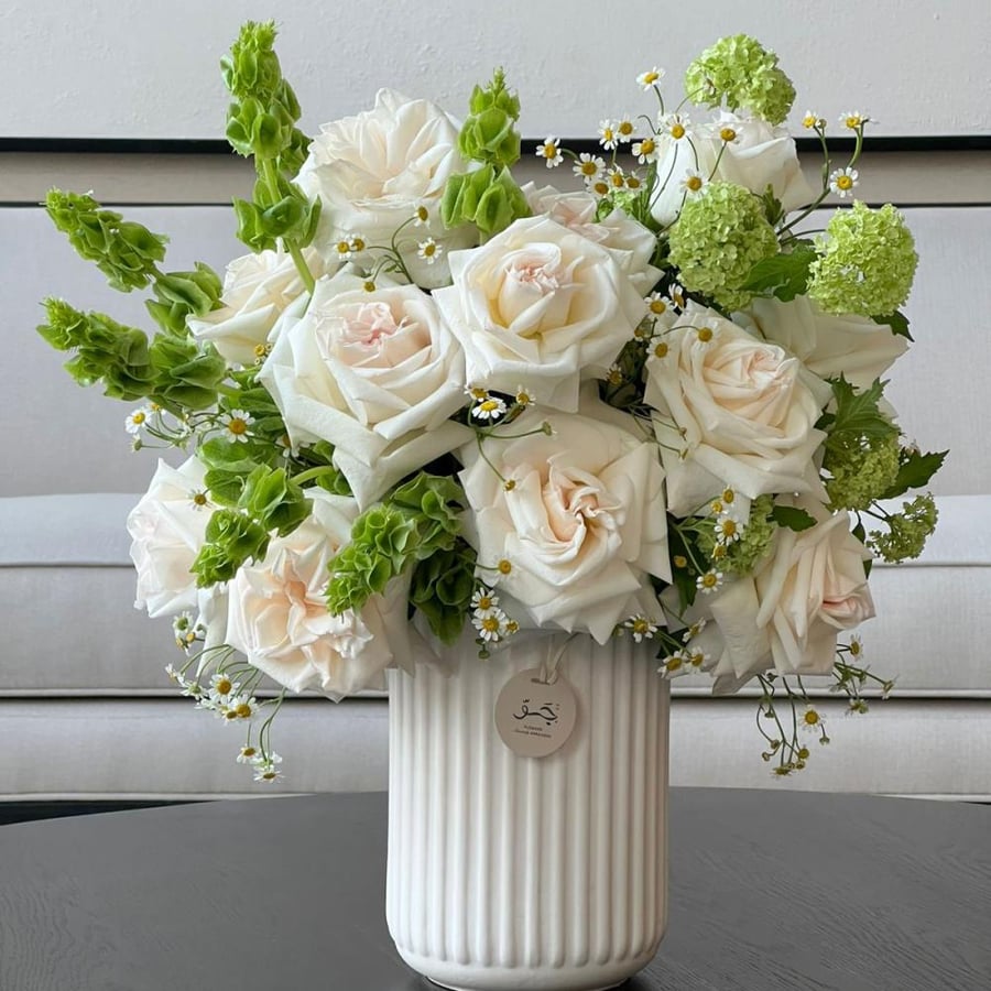 MEDIUM VASE