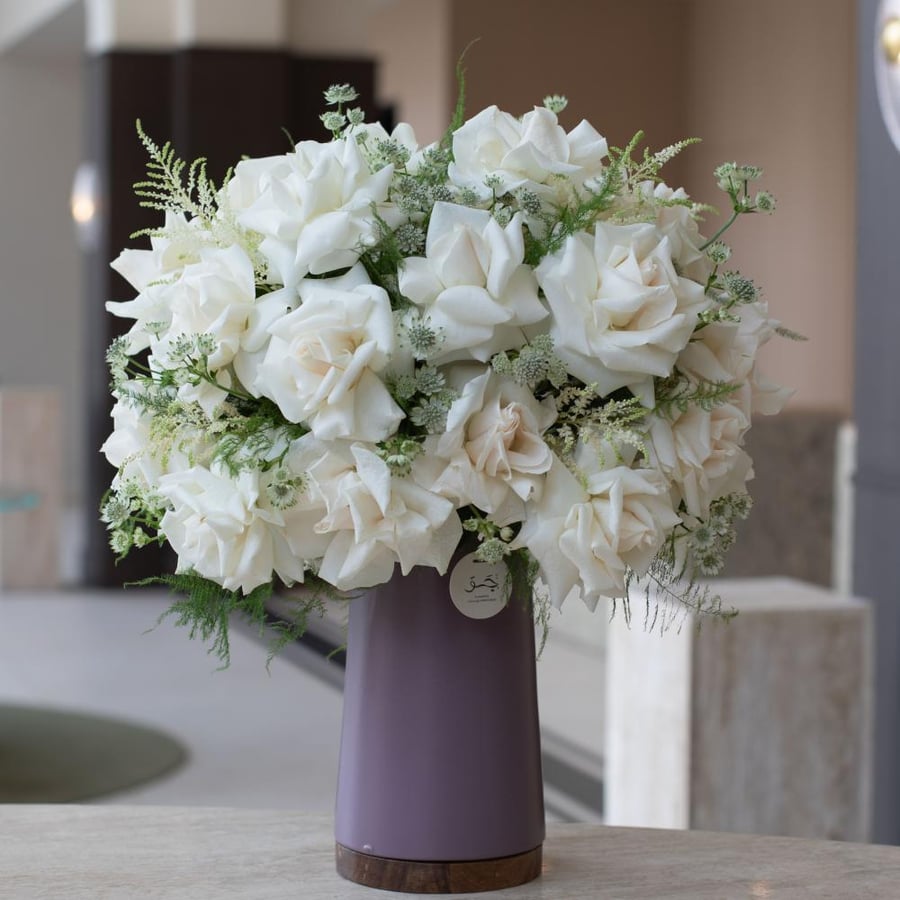 MEDIUM VASE