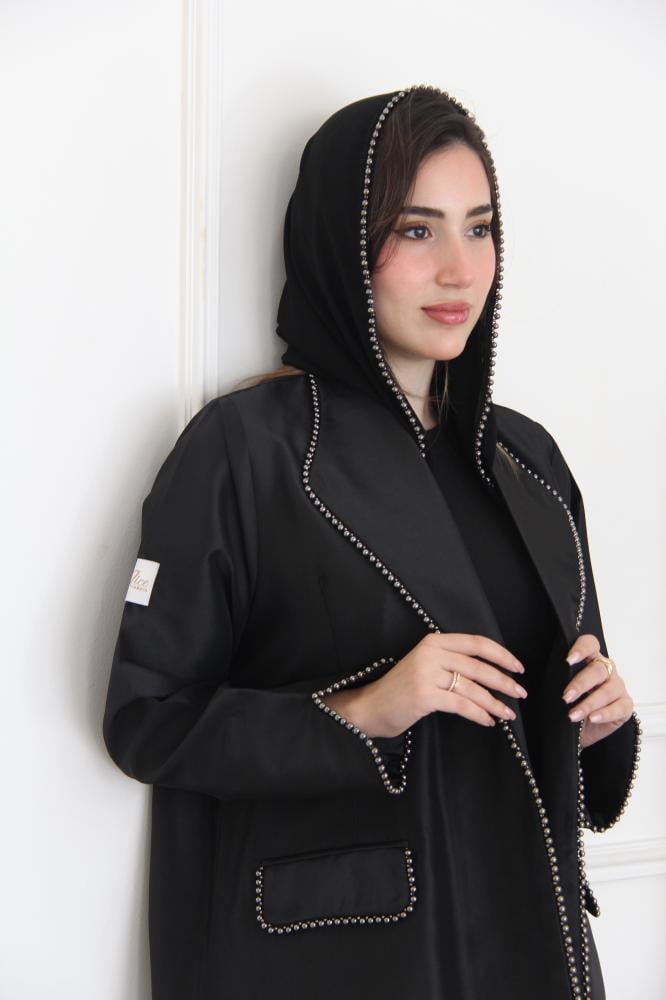 عباية تفته كوري بتفاصيل خرزية فاخرة