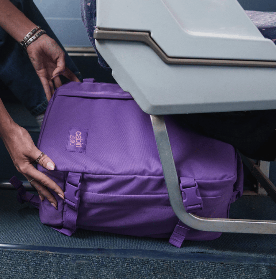 Travel bag from Cabin Zero purple