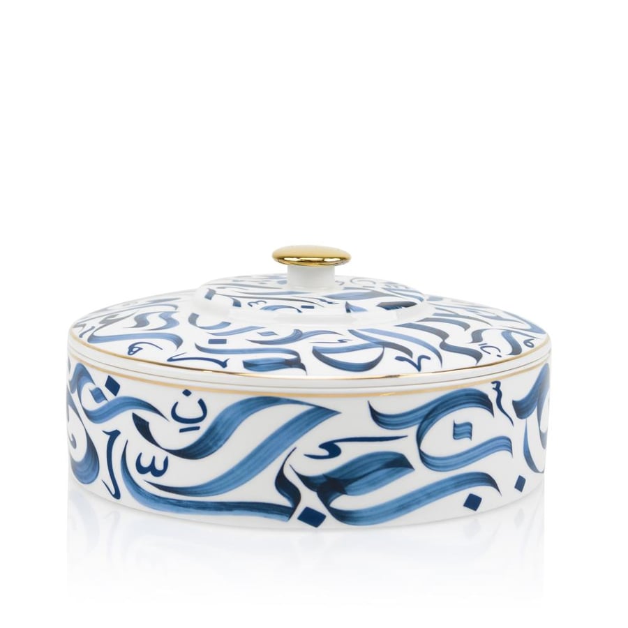 Porcelain bowl with lid