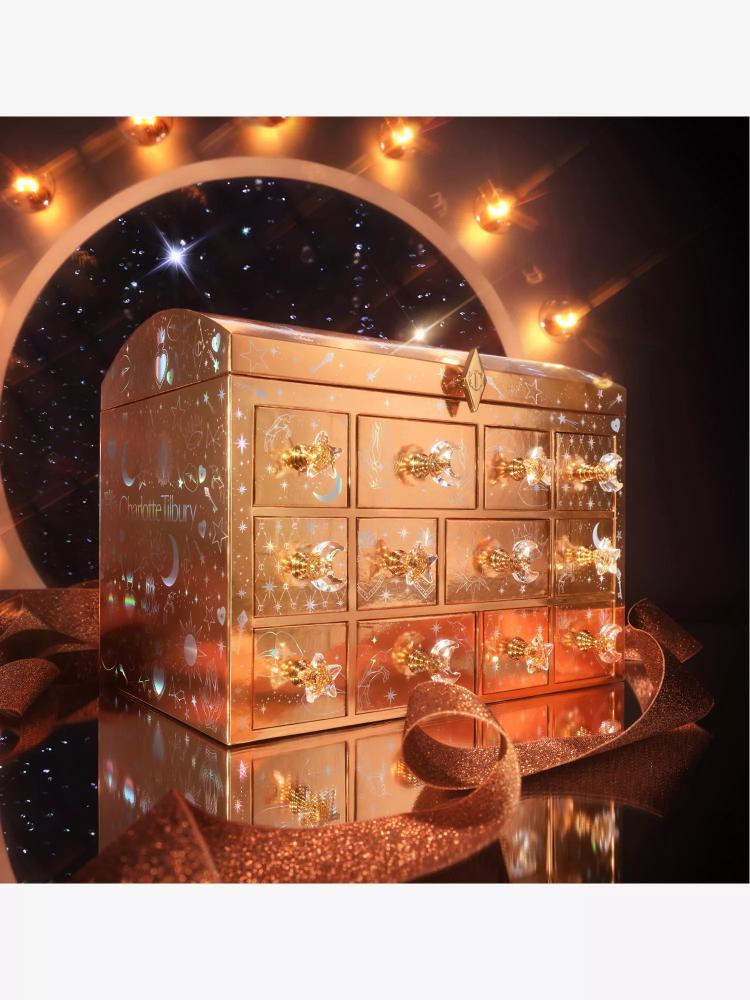 Charlotte's Treasure of Beauty box contains 12 pieces