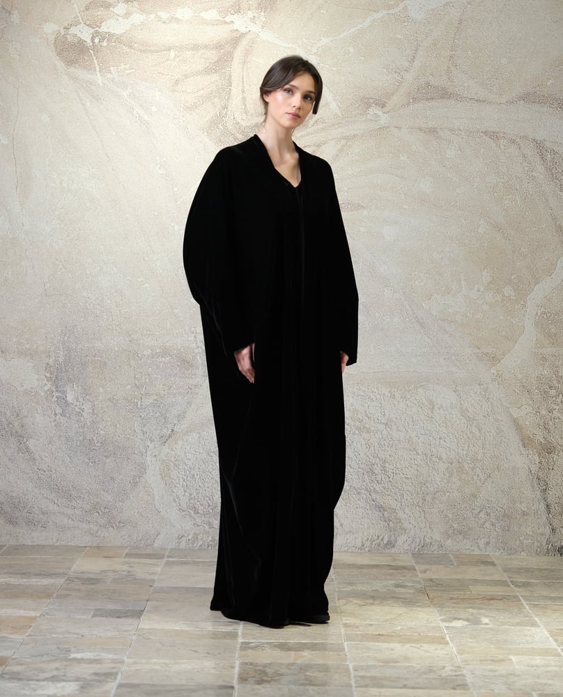 Half Bisht Abaya in Black Velvet
