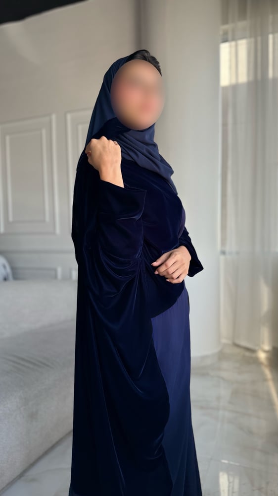 ‏Navy Velvet With Navy Silk