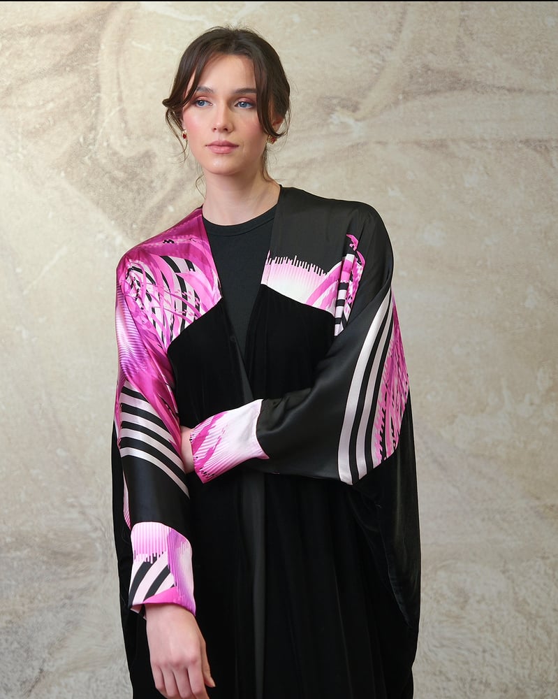 Bisht Black Velvet with Pure Black Fuchsia-Printed Silk
