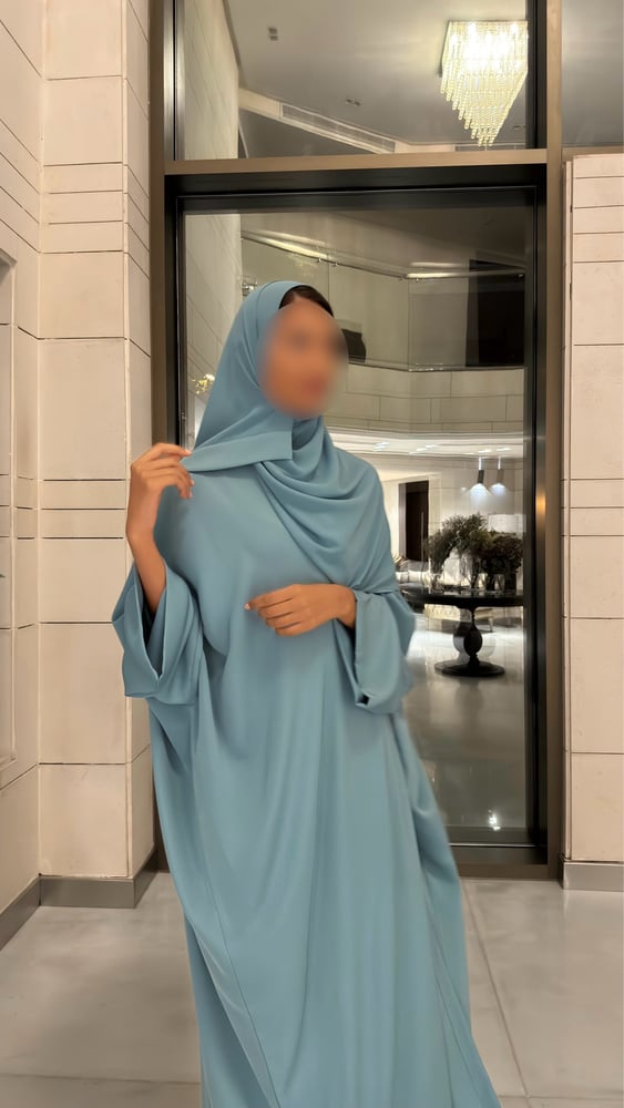 Half Tiffany Bisht with wide sleeves