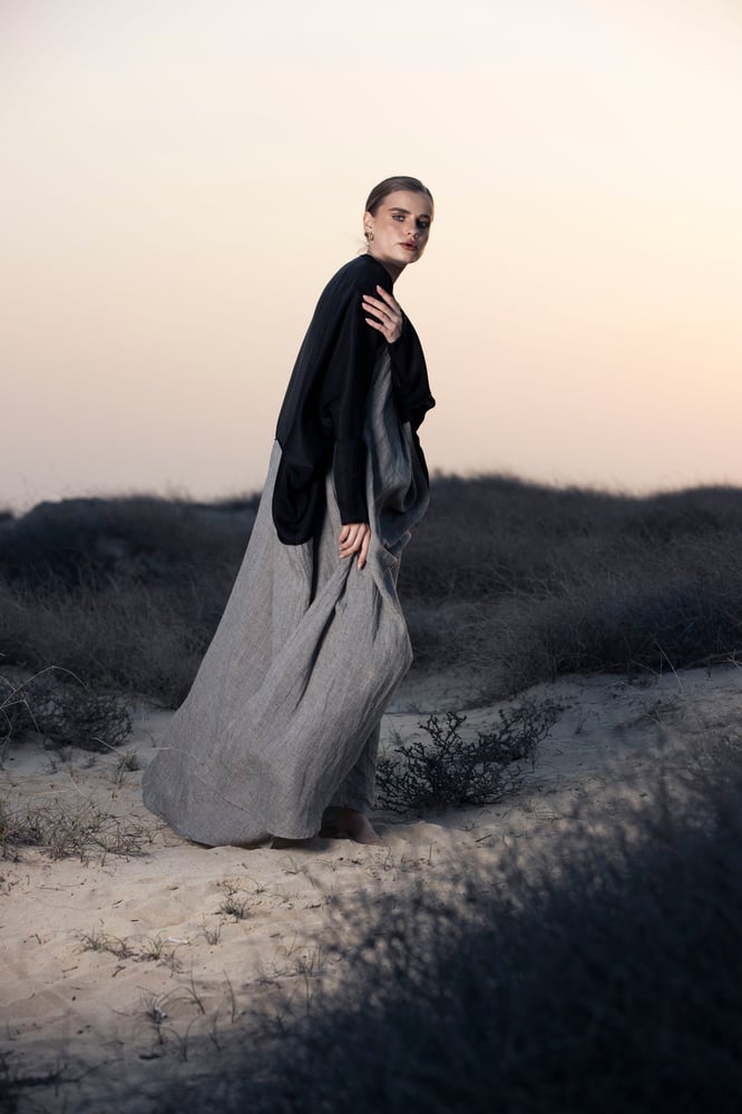 Contrast crepe with linen