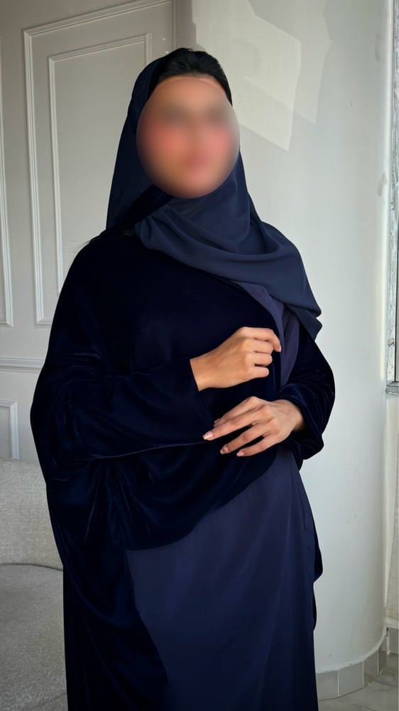 ‏Navy Velvet With Navy Silk