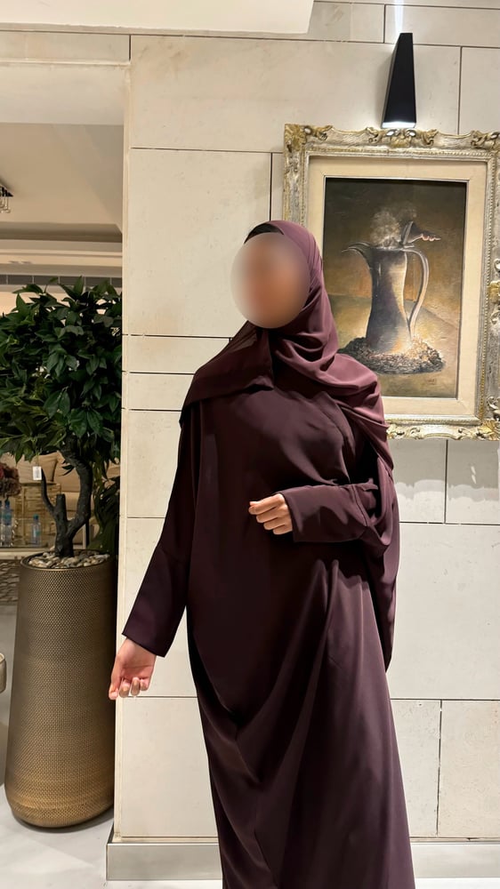 Burgundy half bisht