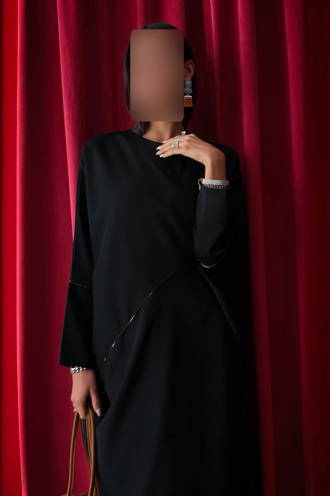 GLOW SHIFT – BLACK CREPE