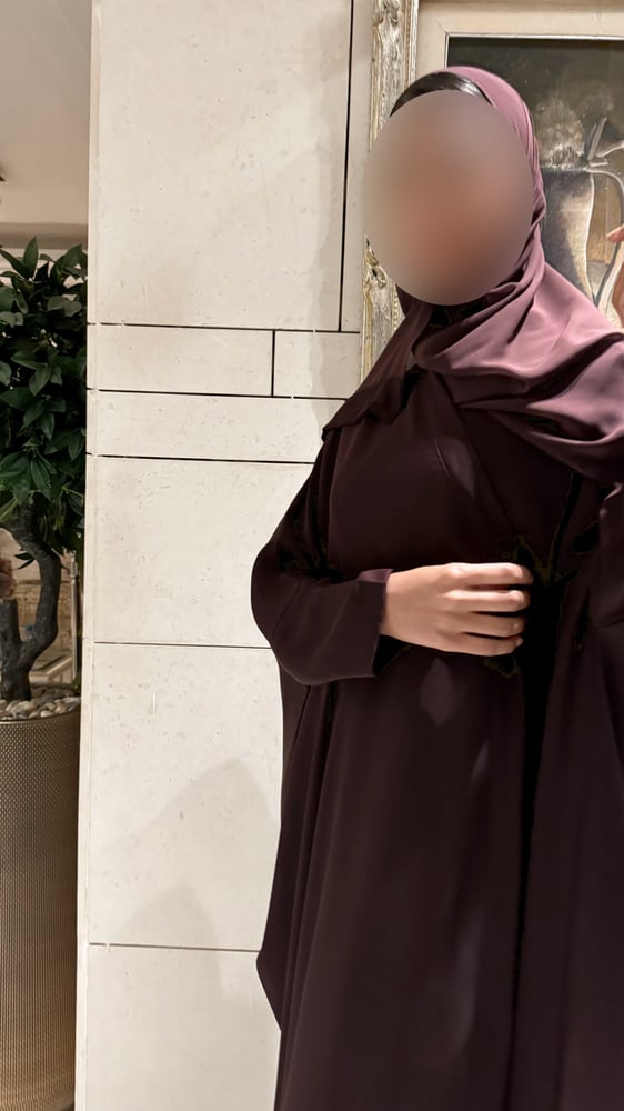 Burgundy half bisht
