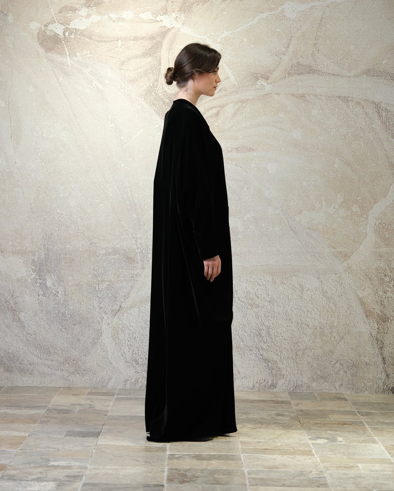 Half Bisht Abaya in Black Velvet