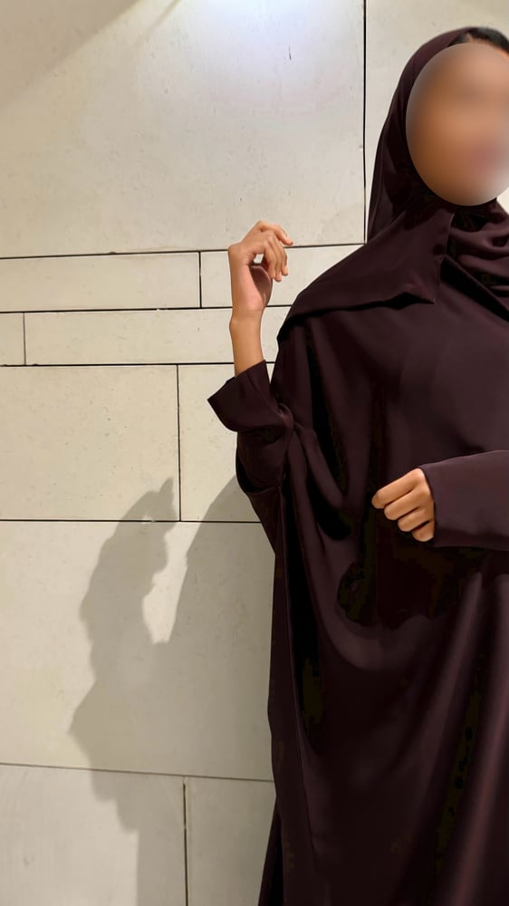 Burgundy half bisht