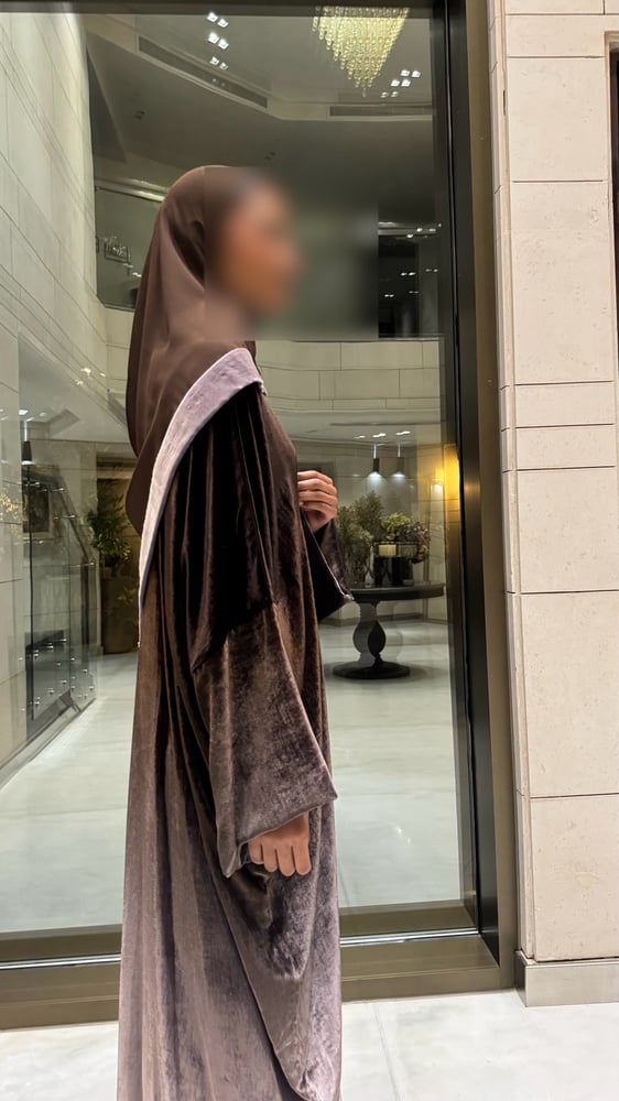 Japanese Velvet Abaya in Ombre Brown Bisht