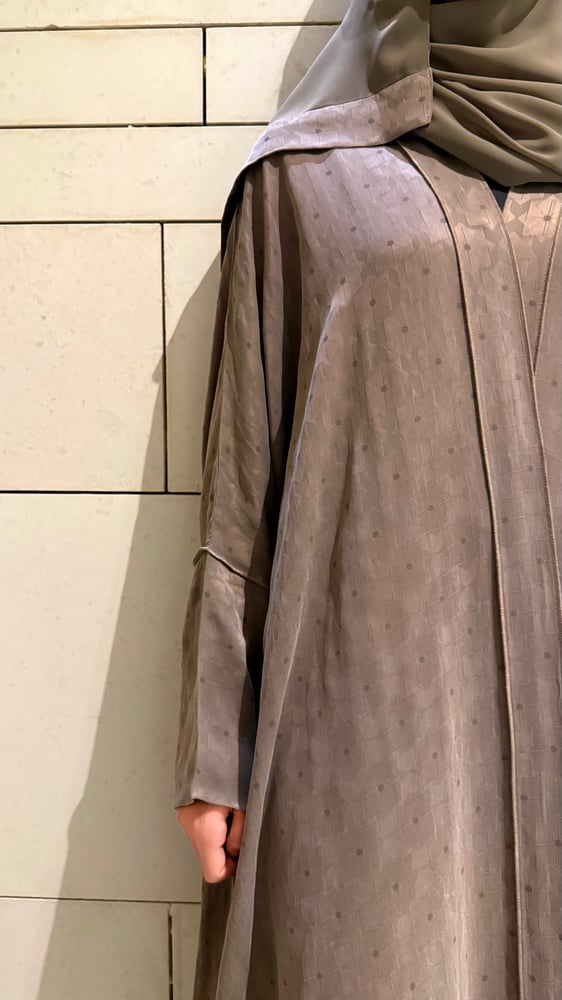 Half Bisht Abaya – Washed Japanese Silk in Taupe