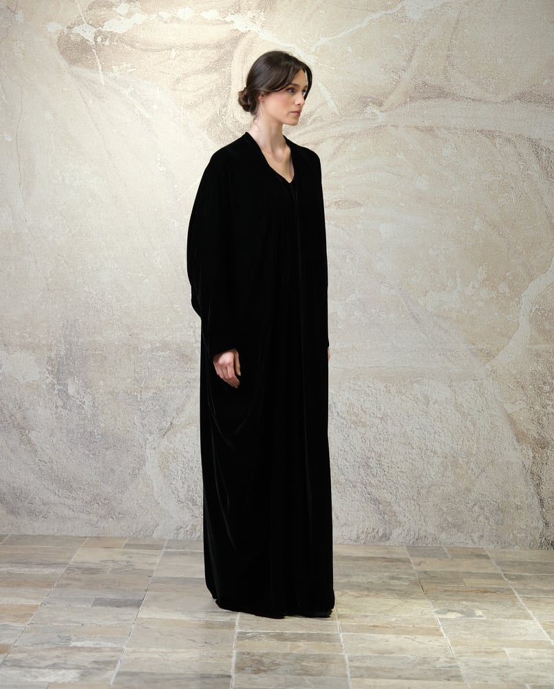 Half Bisht Abaya in Black Velvet