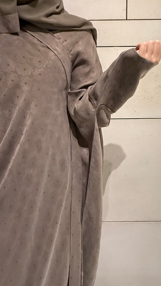 Half Bisht Abaya – Washed Japanese Silk in Taupe