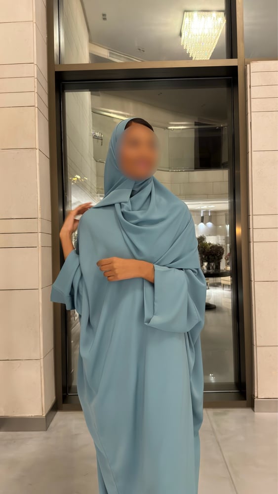Half Tiffany Bisht with wide sleeves