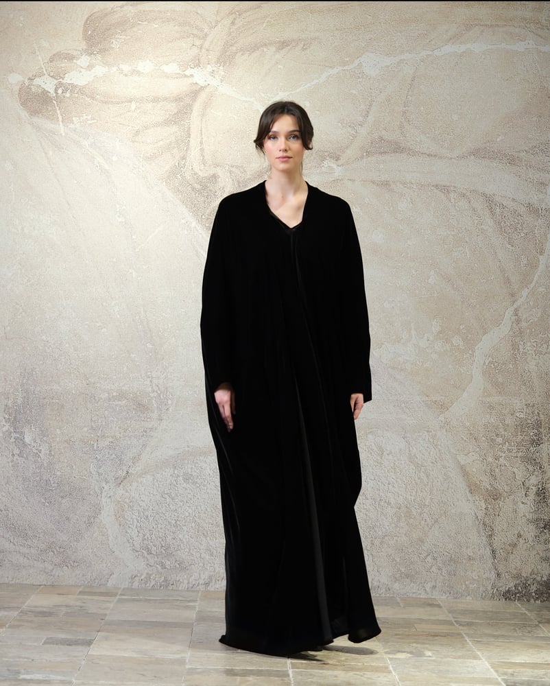 Half Bisht Abaya in Black Velvet