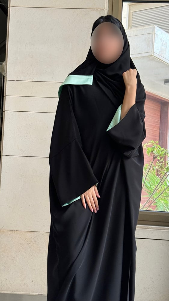Half Bisht with Wide Sleeve Lined in Mint