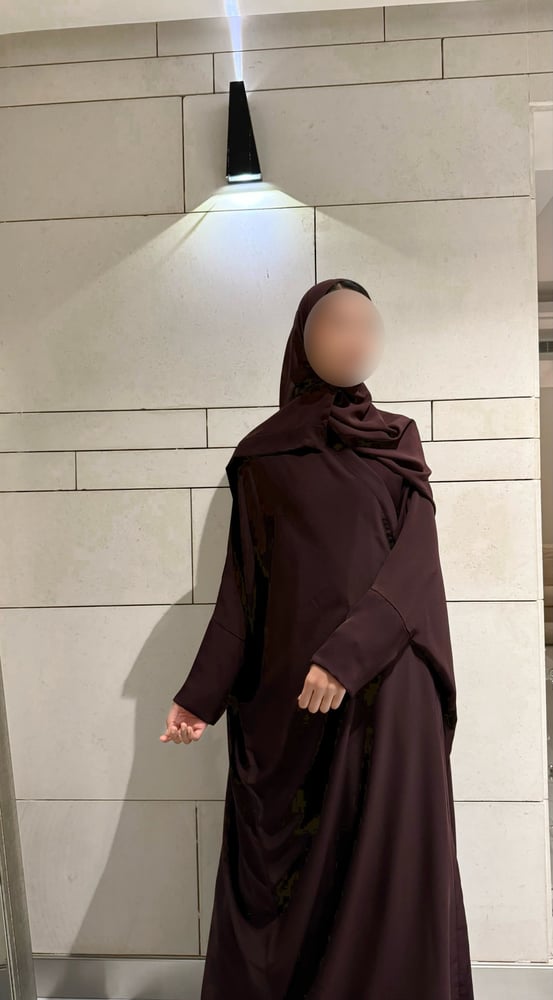 Burgundy half bisht