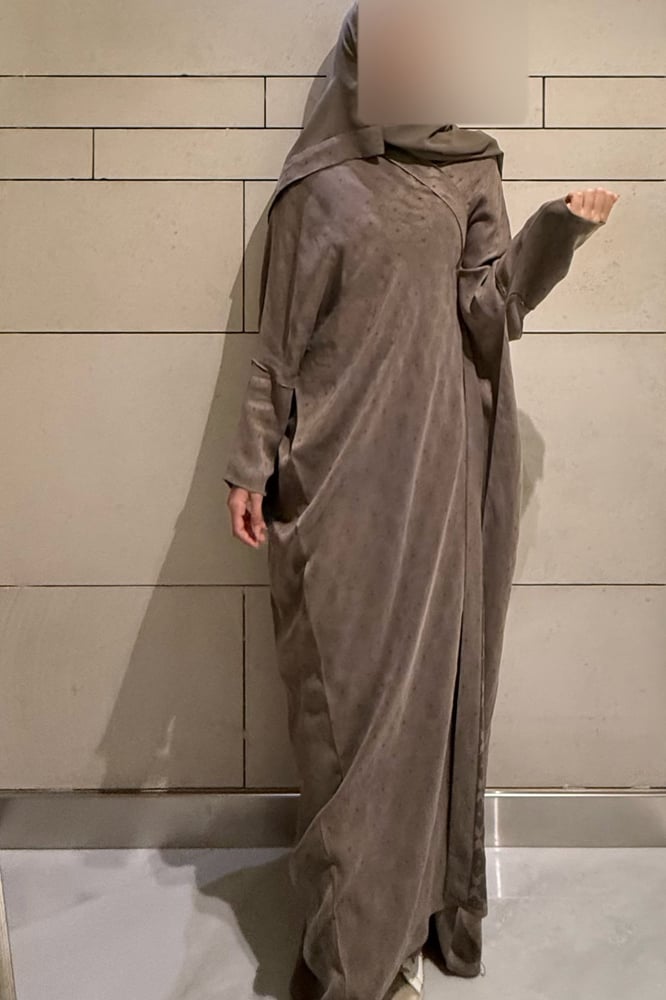 Half Bisht Abaya – Washed Japanese Silk in Taupe