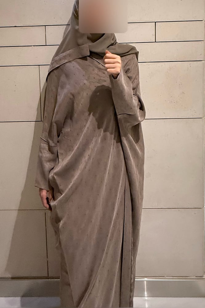 Half Bisht Abaya – Washed Japanese Silk in Taupe