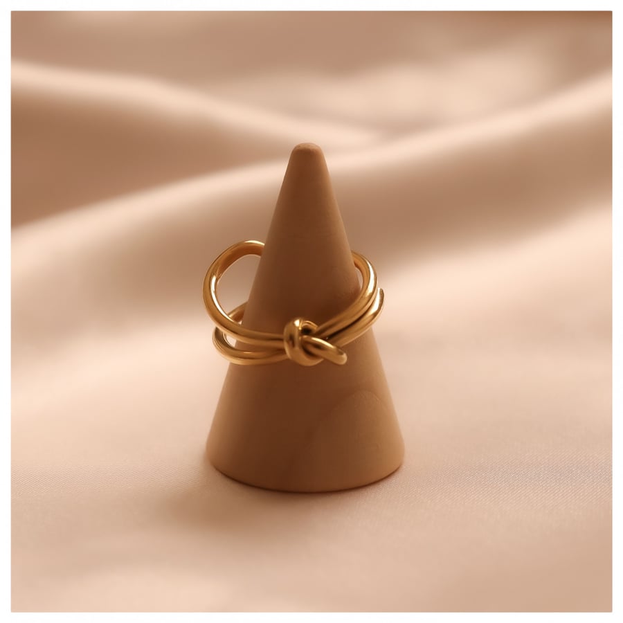 Knot ring