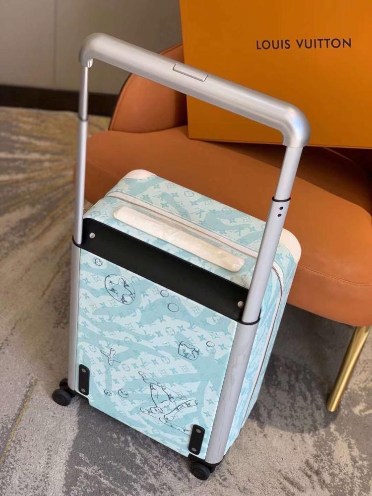 شنطة LV للسفر baby blue