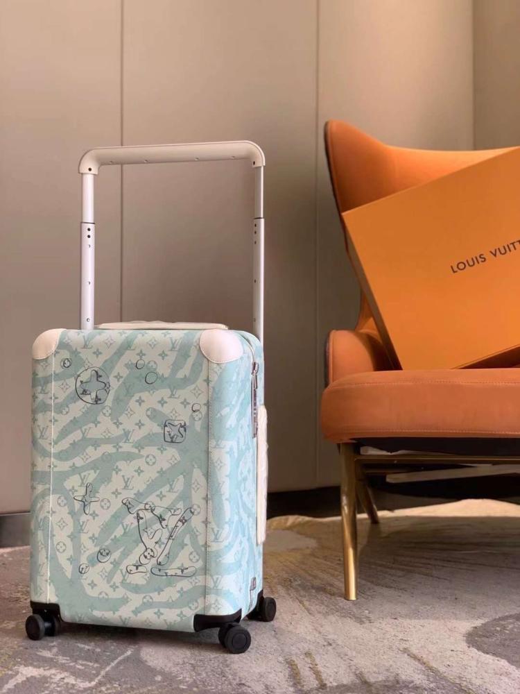 شنطة LV للسفر baby blue