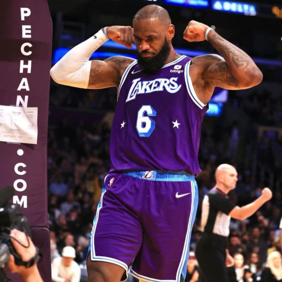 Lakers طقم