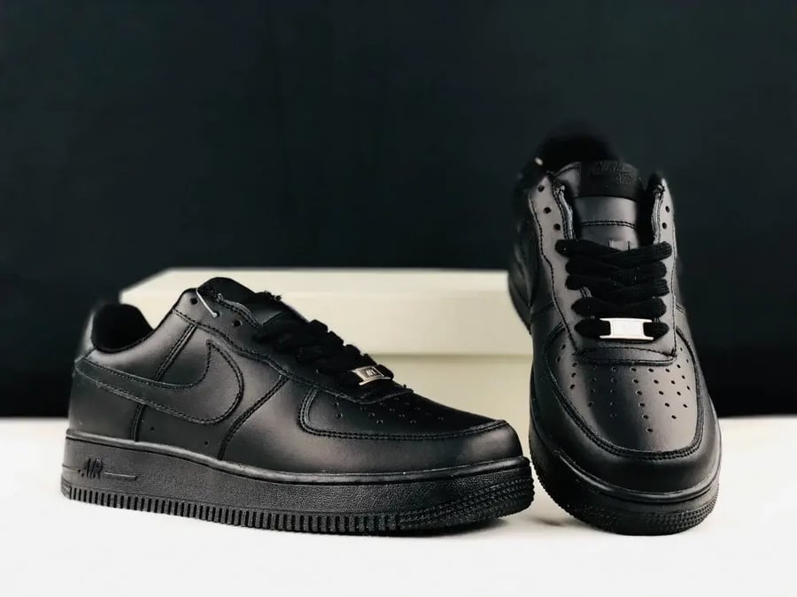 AIR FORCE 1 LOW "Triple Black