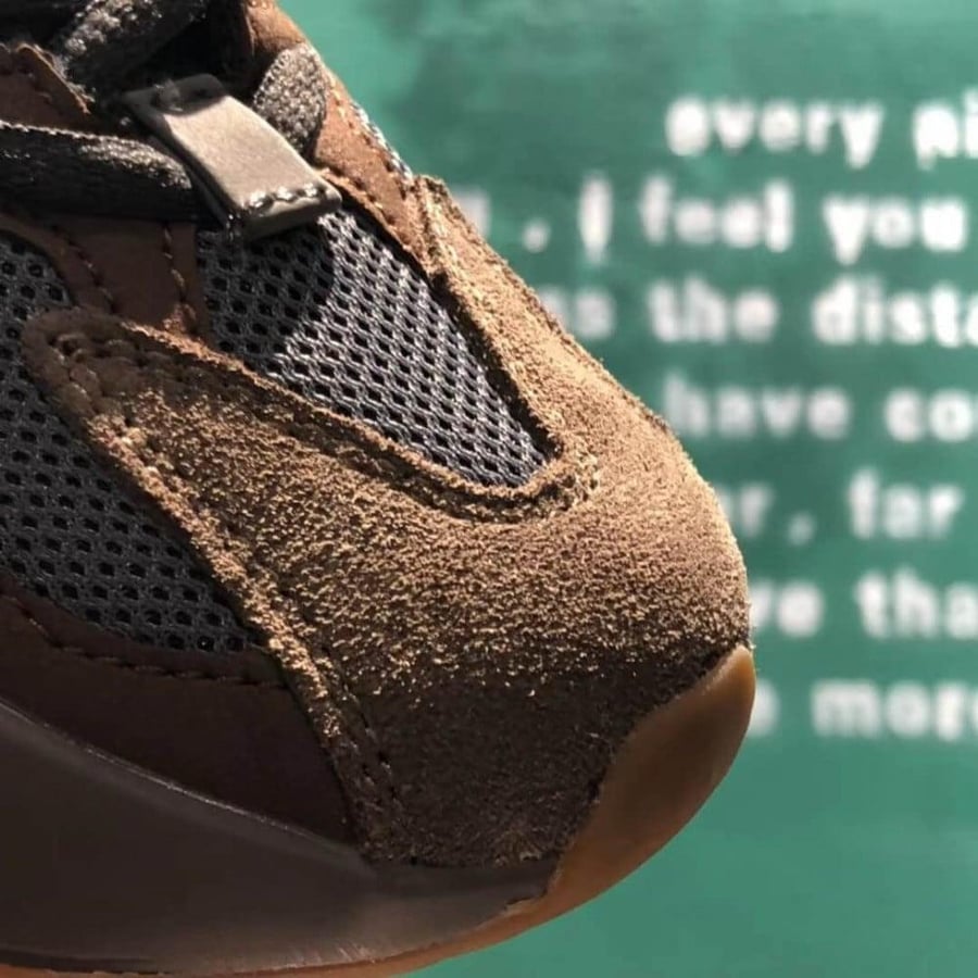 Yeezy Boost 700 'Mauve' Kids اطفال