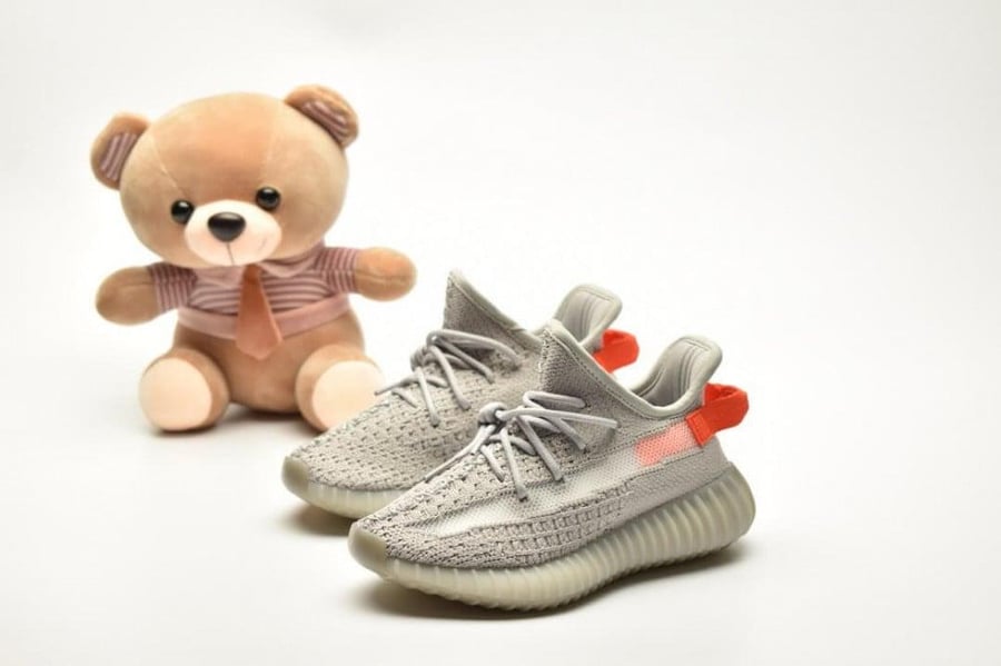 Yeezy Boost 350 V2 tail light Kids اطفال