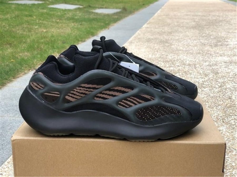 Yeezy Boost 700 V3 'Clay Brown' | كلاي براون
