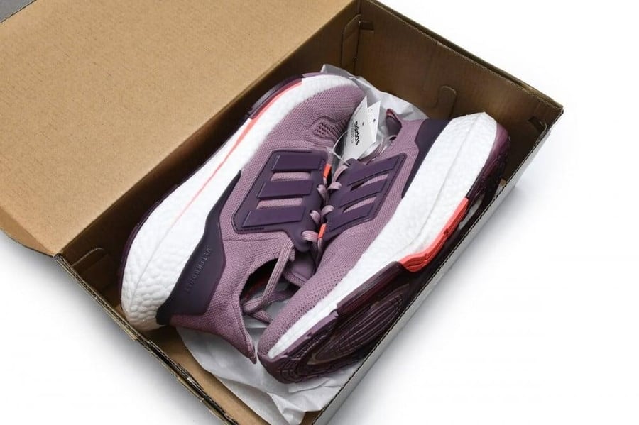 adidas Ultra Boost 2022 Magic Mauve