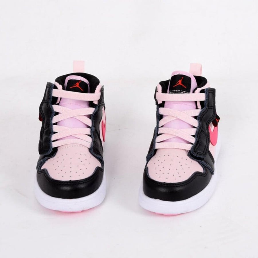Nike Jordan 1 اطفال