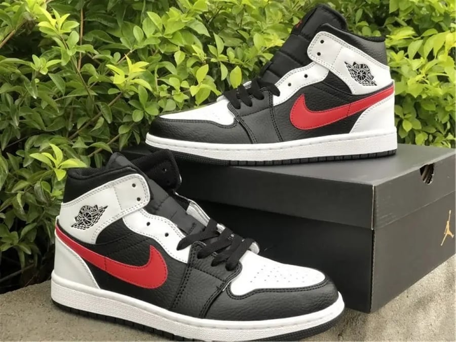 Air Jordan 1 Mid Chile Red