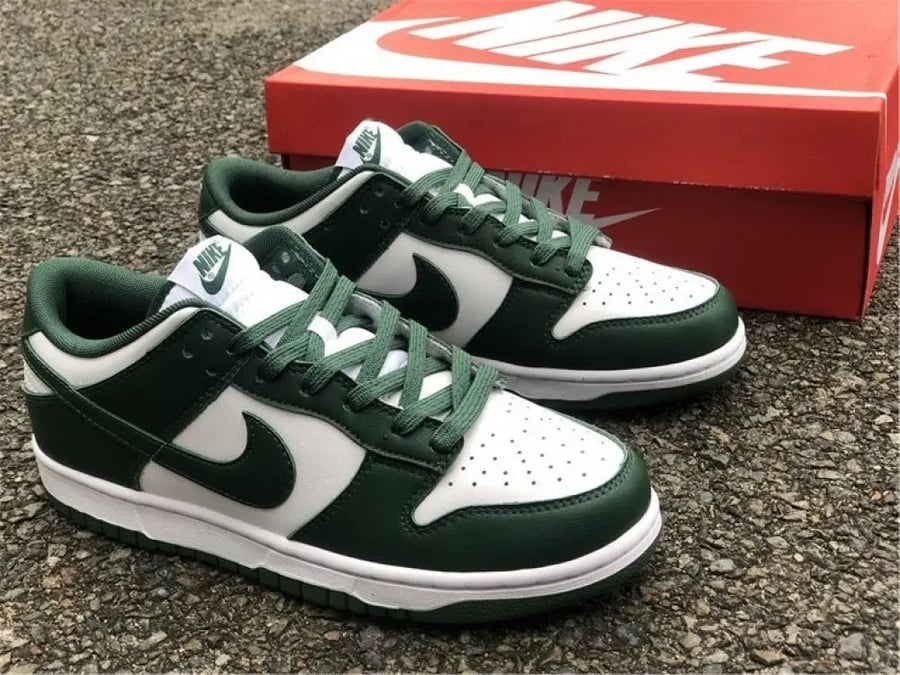 Nike Dunk Low "Team Green"