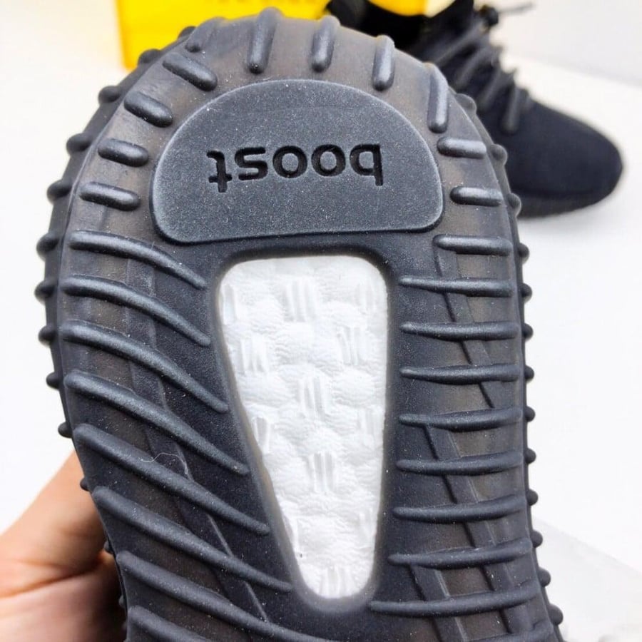 Yeezy Boost 350 V2 'Mono Cinder Kids اطفال