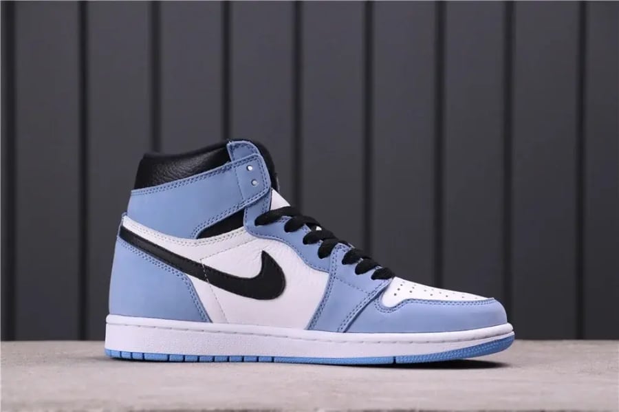 Air Jordan 1 High “University Blue”
