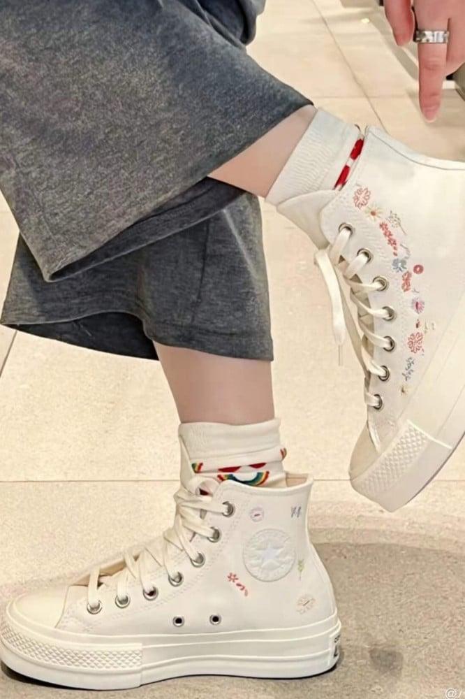 Converse Wmns Chuck Taylor All Star Lift Platform 'Embroidered Floral - Egret'
