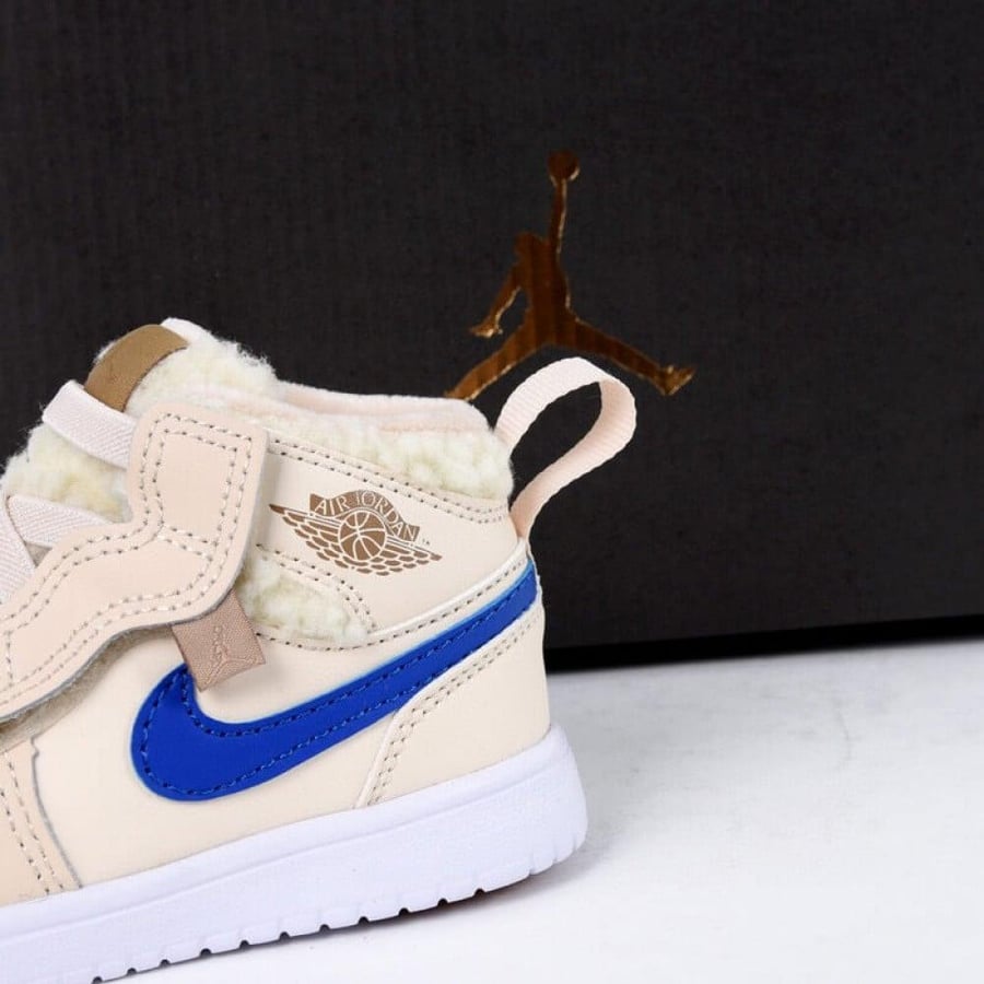 Nike Jordan 1 اطفال