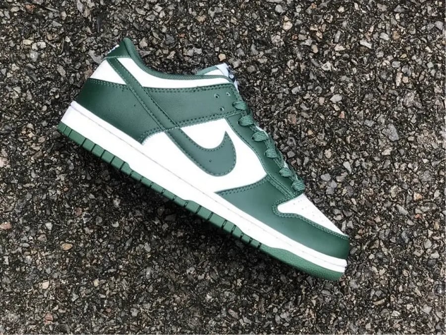 Nike Dunk Low "Team Green"