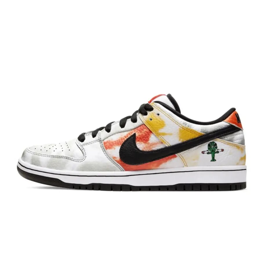 SB DUNK LOW "Tie-Dye Rayguns 2019 - White"