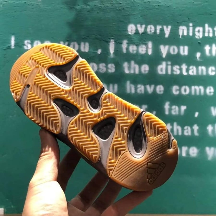 Yeezy Boost 700 'Inertia' Kids اطفال