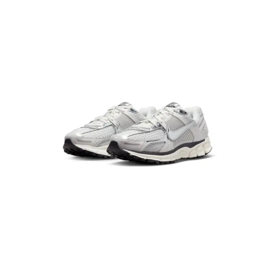 حذاء نايك فوميرو 5 فضي – Nike Metallic Silver