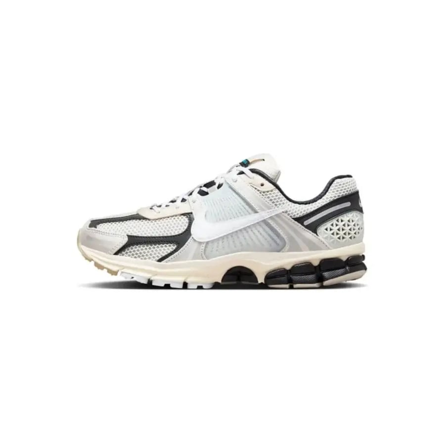 Nike VOMERO 5 "Supersonic"
