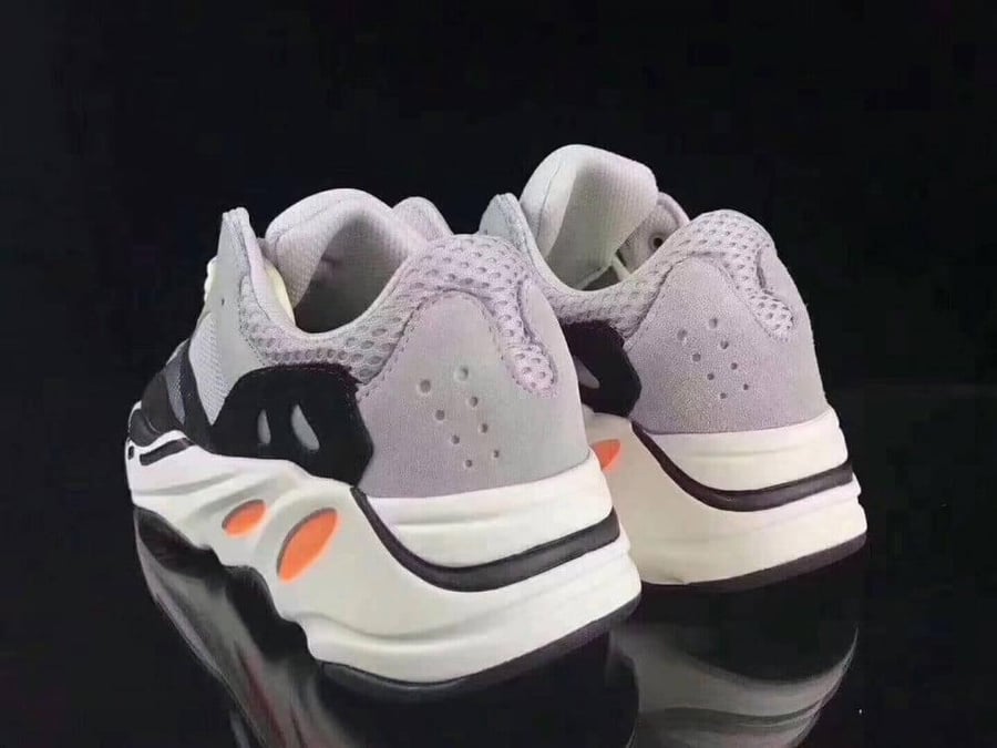 Yeezy Boost 700 'Wave Runner' Kids اطفال