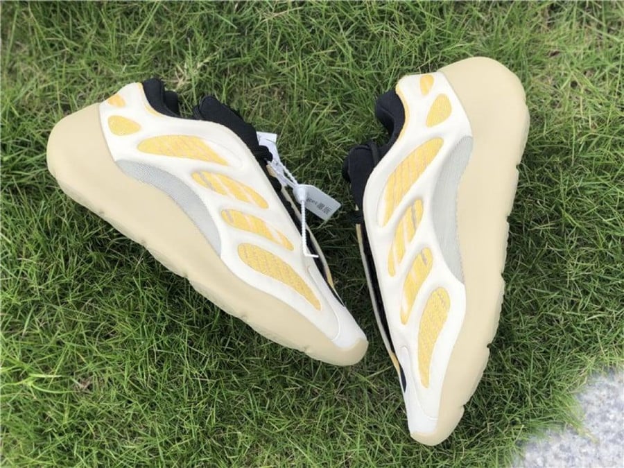 Yeezy Boost 700 V3 'Safflower' | سافلوار